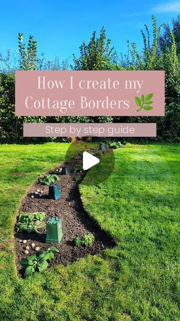 𝐃𝐀𝐍𝐈𝐄𝐋𝐋𝐄 | 𝐂𝐎𝐓𝐓𝐀𝐆𝐄 𝐈𝐍𝐓𝐄𝐑𝐈𝐎𝐑𝐒 & 𝐆𝐀𝐑𝐃𝐄𝐍𝐒 on Instagram: "HOW I CREATE MY COTTAGE BORDERS 🌸👩🏼‍🌾~ This may be a great post to save if you're looking for a basic guide on where to begin. I begin mine in Autumn and I'm currently working on a new one. 👩🏼‍🌾 I don't proclaim to be a gardening guru of course, 😊 however I am really pleased with the transformation in different areas of our cottage garden and I started from scratch. I ALWAYS begin all of my borders in this way👇🏻... 🌿 Firstly, get that spade out and decide on the shape of the border you wish to dig. Of course this will be space dependent, but even in very small gardens you can be very creative. We have quite a bit of room to play with here, so I opt for deep, cottage borders. 🌸 Give the soil a g Small Cottage Garden Ideas On A Budget, How To Create A Cottage Garden, Cottage Garden Border Ideas, Cottage Front Garden Ideas, Mixed Borders Gardens, Cottage Garden Edging, Cottage Garden Layout, Cottage Garden Design Layout, Cottage Garden Border