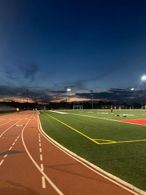 Highschool Track, Life In Usa, American High School, Us School, American Teen, College Aesthetic, Dream Aesthetic, High School Life, Exchange Student