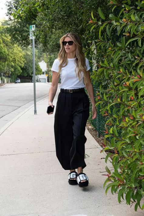 Sofia Richie Grainge, Luxury Street Style, Balloon Pants, Sofia Richie, Platform Slides, Quiet Luxury, The Quiet, Street Style Looks, Sofia