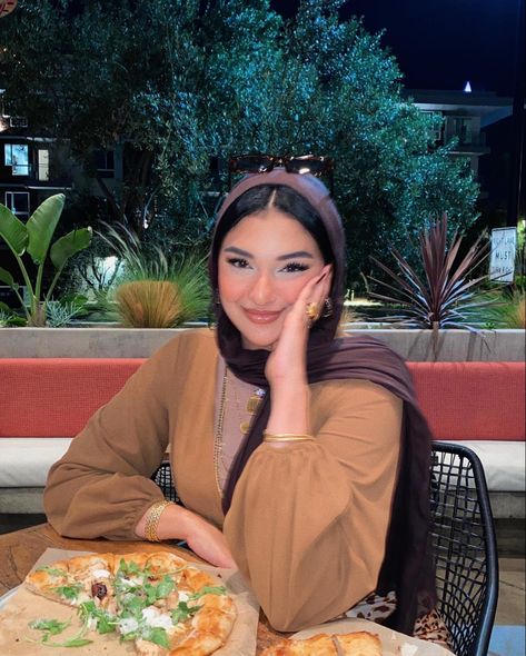 Date night at North Italia in socal Muslimah Birthday Outfit, Hijab Date Night Outfit, Hijab Night Outfit, Modest Date Night Outfit Summer, Hijabi Birthday Dinner Outfit, Date Night Outfit Hijab, Hijabi Date Outfit, Hijabi Night Out Outfit, Hijabi Date Night Outfit