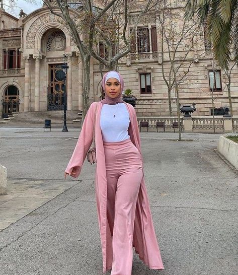 Different Fashion Styles, Types Of Fashion, Modest Outfits Muslim, Outfits Muslim, Muslim Outfit, Hijab Fashion Summer, Estilo Hijab, Muslim Brides, Modest Dresses Fashion