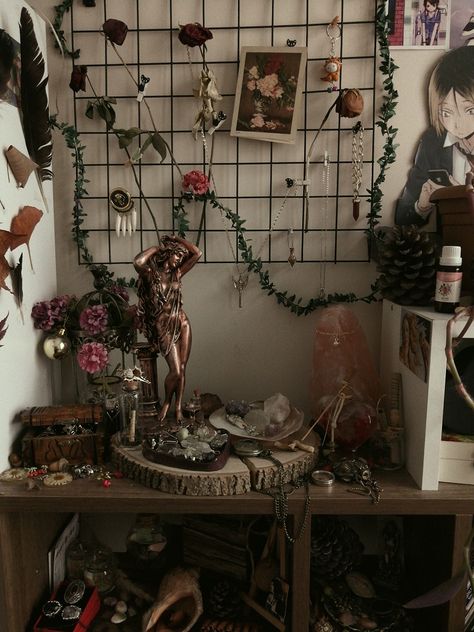 Roman Aesthetic Room, Love Witch Aesthetic Bedroom, Persephone Room Aesthetic, Aphrodite Themed Room, Witch Aesthetic Room Decor, Witch Room Aesthetic Bedroom, Dark Aphrodite Aesthetic, Witch Core Room, Dark Feminine Bedroom Aesthetic