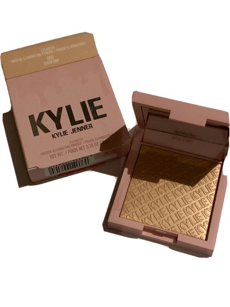 Kylie Products, Kylie Cosmetics Highlighter, Kylie Skin, Makeup List, Kylie Cosmetics, Makeup Products, Kylie Jenner, Highlighter, Free Delivery