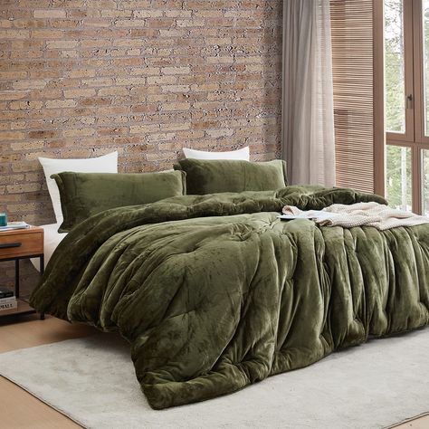 PRICES MAY VARY. Size: Alaskan King Comforter - 120"W x 120"L, (4) King Sham - 20" x 36" x 2" Flange - Weight approx. 34 lbs Material: Both sides feature our Me Sooo Comfy material in Winter Moss (Green), consisting of a short coral fleece Construction: Thick 800GSM Grade A microfiber inner fill for a warm and cozy comfort Important Information: A super plush comforter set with an ultra thick inner fill, for both soft comfort and sleek style from your bedding Care Instructions: Machine Washable Oversized King Comforter, Fleece Bedding, Oversized Comforter, Velvet Comforter, Green Comforter, Twin Xl Comforter, King Comforter Sets, Queen Comforter Sets, Bedding Stores