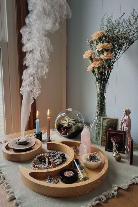 Small Altar Ideas, Bedroom Altar, Alter Aesthetic, Spiritual Altar Ideas, Meditation Room Design, Altar Inspiration, Crystal Room Decor, Spiritual Altar, Witch Altar