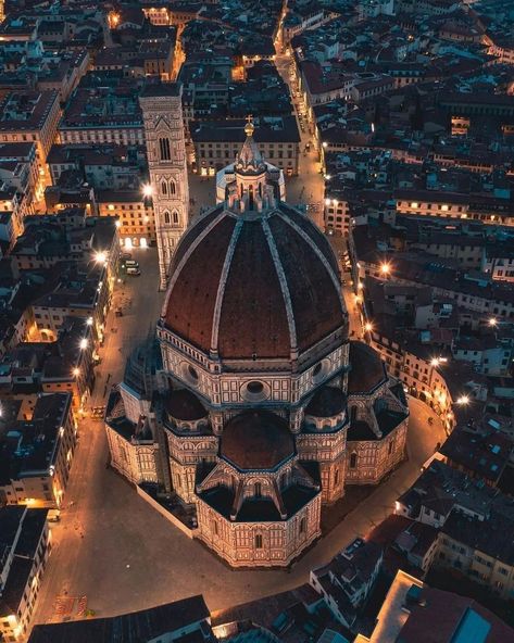 Explore & Discover on LinkedIn: Florence, Italy 🇮🇹 Don't BOOK ✈️ Flights tickets until you've checked… Florence Italy, Florence Dome, Cathedral Tattoo, Filippo Brunelleschi, Florence Cathedral, Europe Tours, North Cascades, Booking Flights, Best Cities