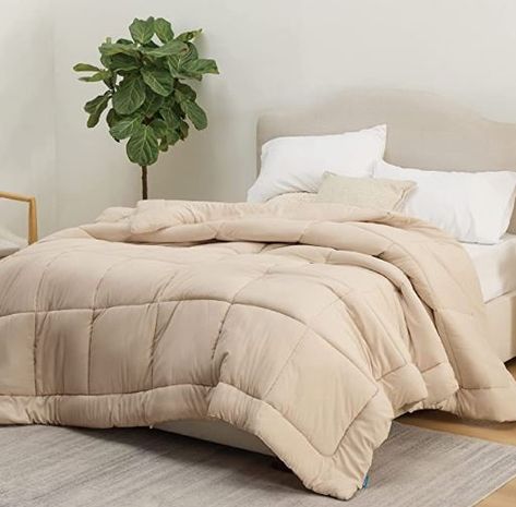 All-Season Comforter/Duvet Insert: This down alternative comforter contains the premium 300 GSM whole-piece polyester fill covered in a 100% microfiber shell. It provides just the right amount of warmth for winter and the ultra-softness and coziness for summer, making it an all-season comforter for coziness year-round. Beige Duvet, Down Alternative Comforter, Cal King Bedding, Bedding Comforter, Down Comforters, Microfiber Bedding, Bed Comforter Sets, White Comforter, King Size Quilt