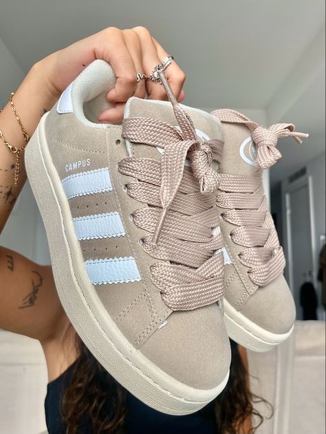 Cream Adidas Campus, Campus 00s Adidas, Beige Campus 00s, Adidas Shoes Campus 00, Adidas Shoes Women Aesthetic, Campus 00s Shoes Outfit, Adidas Campus 00s Outfits Women, Adidas Campus Aesthetic, Adidas Campus 00s Beige