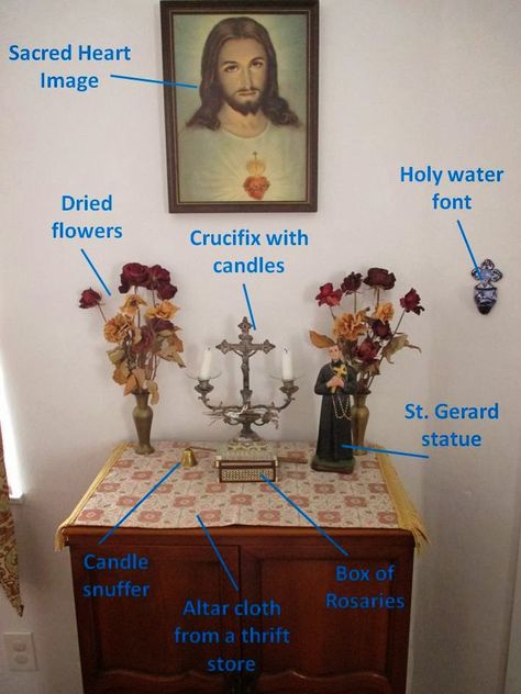 Saint Expedite Altar, Prayer Alter Ideas Home Altar, Saint Altar, Christian Altar Ideas For Home, Prayer Space At Home, Home Prayer Room, Prayer Altar, Home Altar Catholic, Religious Altars