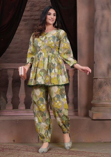 Co Ords Outfits, Stylish Dress Book, Frock Design, Trendy Designs, Simple Trendy Outfits, Co Ord Set, Set Outfit, Casual Elegance, Kurti Designs