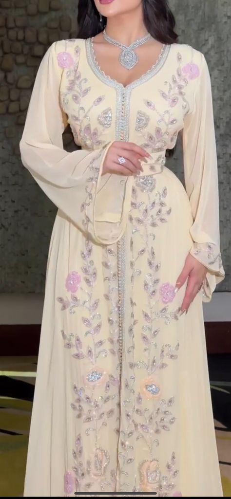 Moroccan Kaftan Dress, Arab Dress, Arabian Dress, Moroccan Clothing, Kaftan Designs, Tail Dress, Kaftan Abaya, Moroccan Kaftan, Moroccan Fashion