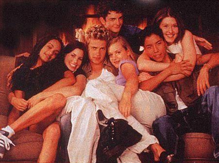 A young Hayden Christensen in the center! If anyone remembers this show! Hayden Christensen And Aj Cook, Hayden Christensen Kissing, Higher Ground Tv Show, Hayden Christensen Higher Ground, Young Hayden Christensen, Scott Barringer, Hayden Christensen 90s, Attractive Pictures, Jennifer Jareau