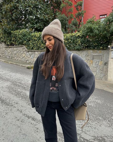 All Posts • Instagram Outwear Fashion, Winter Stil, Mode Ootd, Modieuze Outfits, Oversized Coat, Long Sleeves Coats, Mode Inspo, Casual Coat, Cozy Fashion