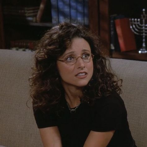 Film File Media | julia louis-dreyfus as elaine benes in seinfeld (1989-1998) #elainebenes #julialouisdreyfus #seinfeld #iconic #90s | Instagram Elaine Benes Makeup, Seinfeld Elaine, 90s Series, Banana Juice, Elaine Benes, Iconic 90s, Julia Louis Dreyfus, New Year’s Day, Tv Icon