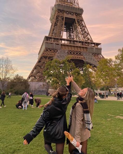 Nantes, Hotel Des Invalides, Foto Best Friend, Paris Dream, Paris Vibes, Paris Trip, Photo Summer, Senior Trip, Paris Pictures