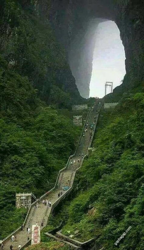 Heaven gate in China - Imgur Outfit Background, Aesthetic Blog, Beach Inspiration, Essentials Aesthetic, Matka Natura, Book Instagram, Fotografi Alam Semula Jadi, China Travel, Alam Yang Indah