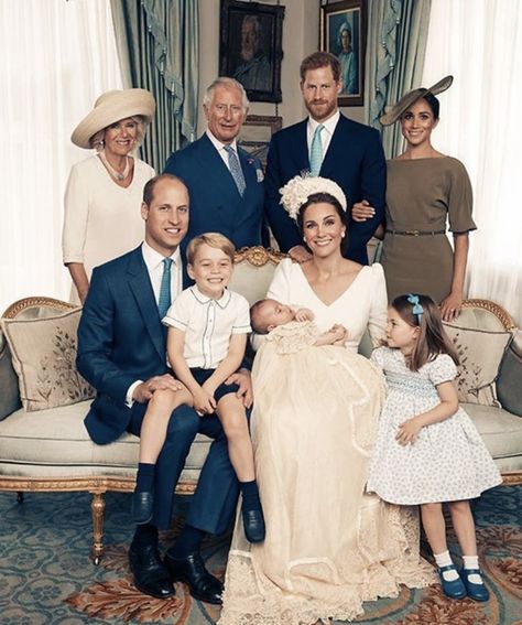 Principe William Y Kate, Putri Diana, Young Queen Elizabeth, Royal Family Portrait, Prince William Et Kate, William E Kate, Royal Family Pictures, Photo Tag, Look Of Love