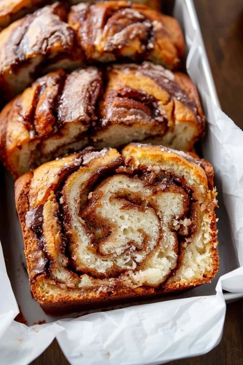 Cinnamon Swirl Quick Bread, Cinnamon Desserts, Cinnamon Bread Recipe, Cinnamon Roll Bread, Sugar Bread, Cinnamon Swirl Bread, Swirled Bread, Cinnamon Bread, Easy Cinnamon