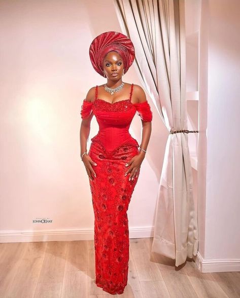 Wedding Guest Dress Nigeria, Doja Henshaw, Nigerian Bridesmaid Dresses, Asoebi Dress, Nigerian Traditional Dresses, Asoebi Lace Styles, Chic Workwear, Nigerian Wedding Dress, Nigerian Outfits