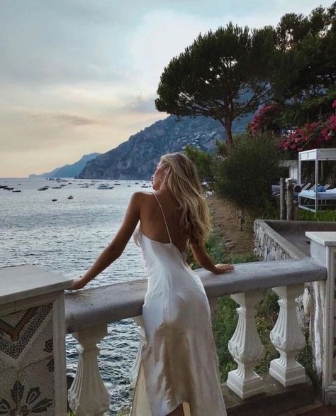 Drømme Liv, Rich Girl Aesthetic, Shotting Photo, Photographie Inspo, Future Lifestyle, Italian Summer, Dream Lifestyle, Old Money Aesthetic, Foto Pose