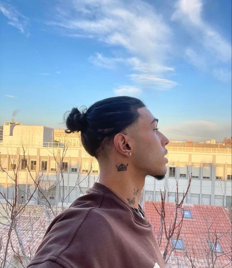 Fade For Long Hair Men, Tape Up Haircut Men Long Hair, Men’s Long Hair With Taper, Low Taper Undercut Long Hair, Thick Long Hair Men, Low Undercut Long Hair, Low Taper Man Bun, Man Bun Undercut Curly, Man Bun Taper Fade