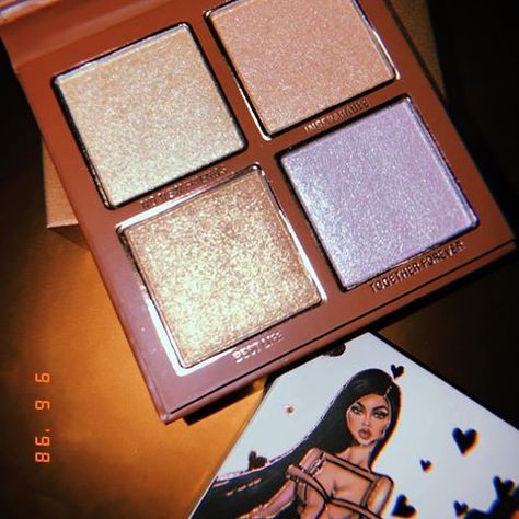 mini #KyliexJordyn highlighter palette perfect for on the go glow at all times ✨ 09.21 Making Cosmetics, Kylie Makeup, Kylie Jenner Makeup, Kylie Cosmetics Makeup, Kylie Cosmetic, Blush Highlighter, Palette Color, Latest Makeup, Highlighter Palette