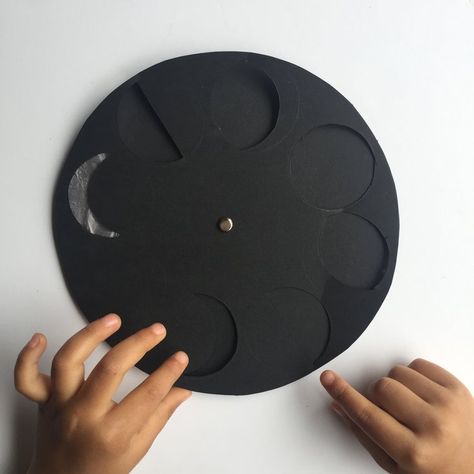 Moon Phase Project, Moon Phases Activities, Cycles Of The Moon, Moon Activities, Solar System Projects, Moon Projects, Moon Phases Art, Sistem Solar, Moon Crafts