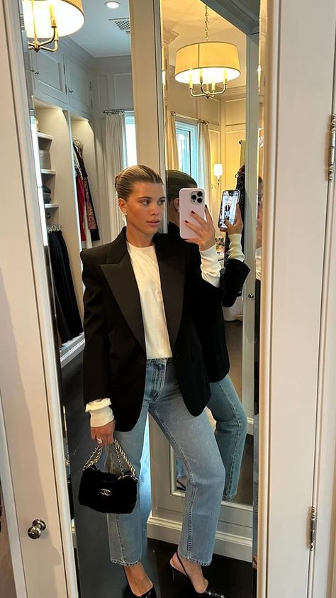 These 4 Sofia Richie Grainge Outfit Formulas Make Quiet Luxury Accessible Sophia Richie, Chique Outfit, Style Désinvolte Chic, Chique Outfits, Outfit Chic, Sofia Richie, Outfit Formulas, Looks Street Style, Ținută Casual