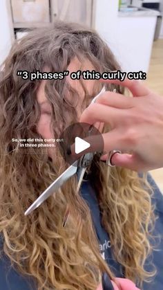 Butterfly Cut For Curly Hair, How To Straight Hair, Haïr Cut For Curly Hair Girl, How To Layer Curly Hair, Layer Haircut For Curly Hair, Medium Length Curly Shag, Curly Hair Framing Pieces, Haïr Cut Wavy Hair, How To Cut Wavy Hair