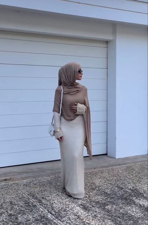 Jersey Hijab Style, Islamic Outfits, Summer Hijabi, Hijabi Summer, Modest Outfits Muslim, Outfits Muslim, Hijab Fashion Summer, Florida Outfits, Estilo Hijab