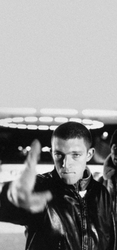 La Haine Wallpaper Iphone, Cinephile Aesthetic Wallpaper, La Haine Aesthetic, Film Wallpaper Aesthetic, La Haine Wallpaper, Hard Wallpaper Iphone, Film Wallpaper, Film Cult, Batman Comic Wallpaper