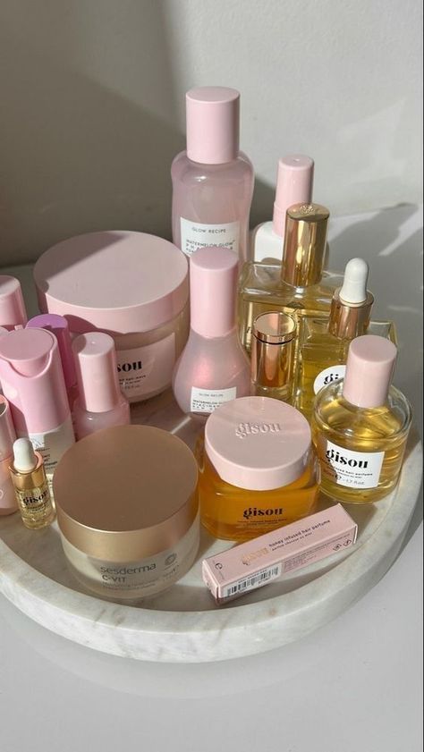 Skin Mask Aesthetic, Glow Recipe Aesthetic, Skincare Products Aesthetic, Korean Skincare Products, Products Aesthetic, Recipe Aesthetic, Mask Aesthetic, Glow Recipe, Clean Girl Aesthetic