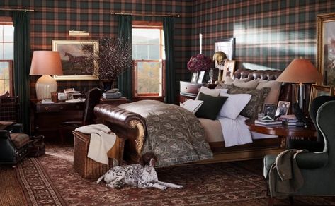 Ralph Lauren Home 2021 Collections - Decoholic Ralph Lauren Interior Design, Ralph Lauren Interiors, Ralph Lauren Bedroom, Chic Dining Room, Large Table Lamps, Traditional Bedroom, Bedroom Green, Ralph Lauren Home, Home Collections