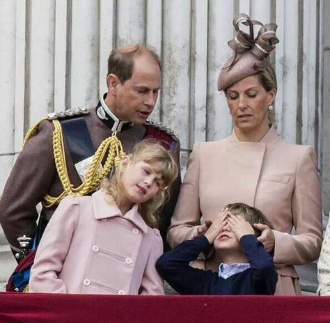 Monarchy James Viscount Severn, Sophie Rhys Jones, Prince James, James Viscount, Louise Windsor, Viscount Severn, Rainha Elizabeth Ii, Trooping The Colour, Lady Louise Windsor