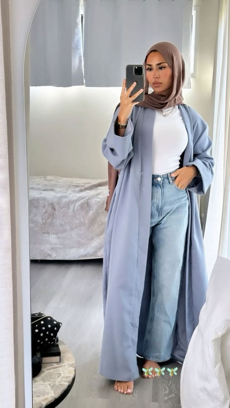 Modest Wear Hijab, Comfy Semi Formal Outfit, Ramdan Outfits Ideas 2024, Casual Eid Outfits, Open Abaya Outfit With Jeans, Spring Outfits Hijab, Hijabi Spring Outfits, Abaya With Jeans, Jeans Abaya