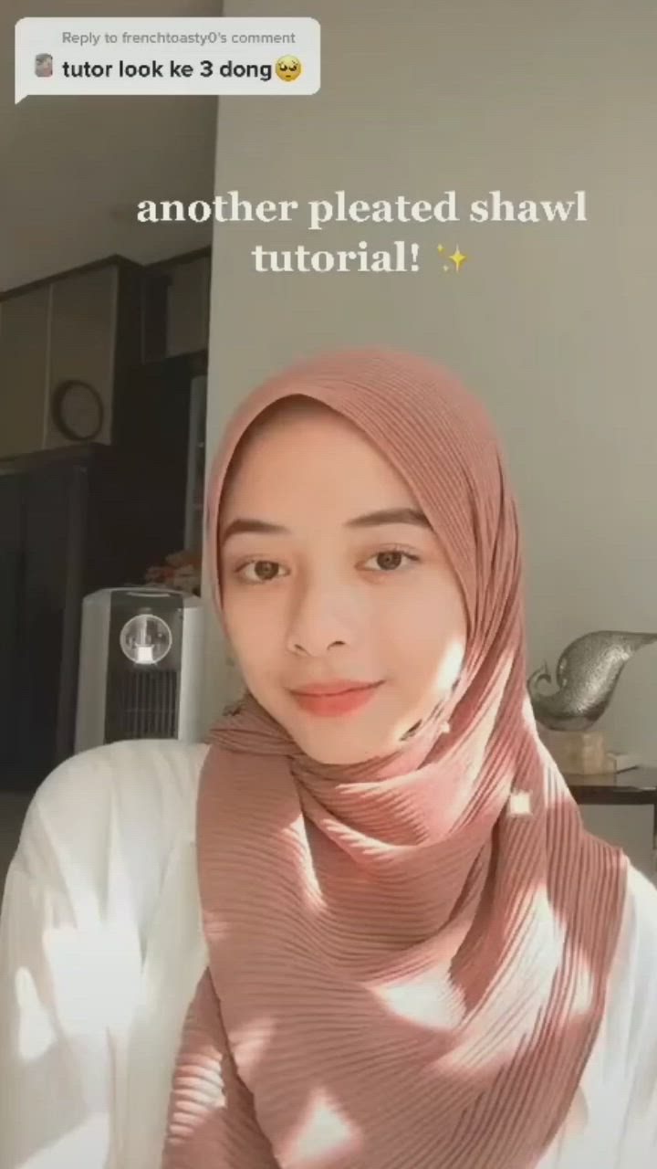 This contains an image of: Hijab Tutorial