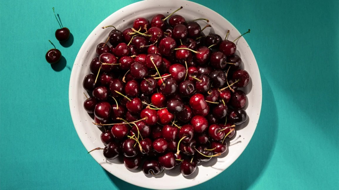 Bowl of cherries rich in flavonoids (vitamin P)