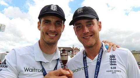 Steven Finn and Stuart Broad celebrate winning the Ashes in 2015