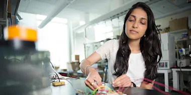 Dr Ritu Ramen in her lab (Image courtesy of L’Oreal USA)