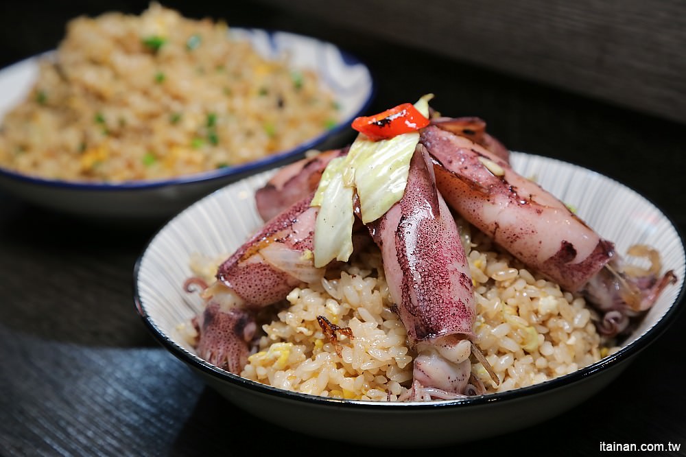 台南美食｜炒出鑊氣與台南味的火爆小卷炒飯，結合台南道地小吃炒鱔魚的厲害炒飯!『佑師-絕鼎炒飯專門店』