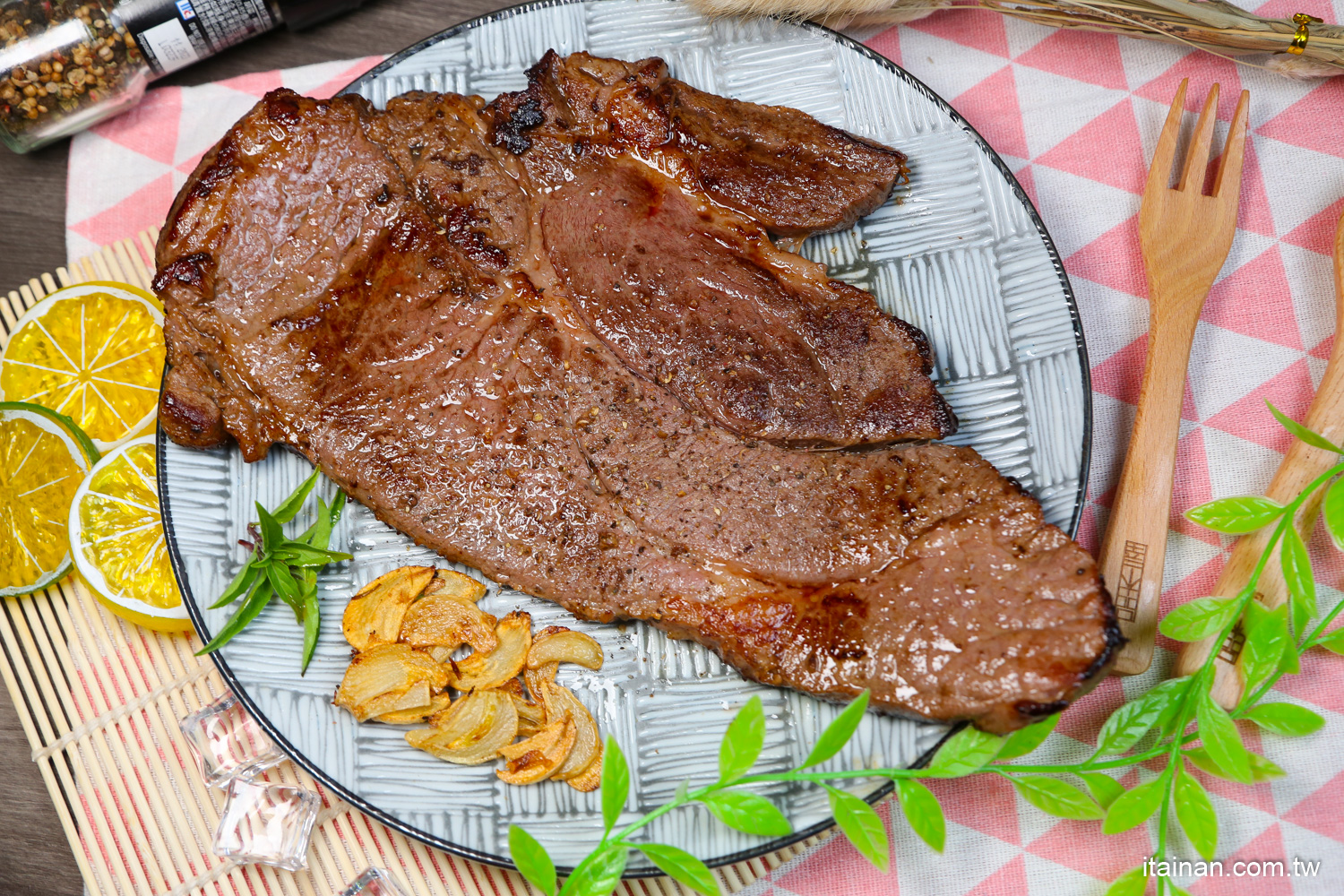 免出門!海鮮、肉品、生鮮食材上網就能輕鬆買「I3FRESH愛上新鮮」台灣本島24小時快速到貨、北北桃3小時極速到貨｜開箱網購食材｜廚房料理分享｜避風塘炒蟹、沙茶粉絲蟹肉煲、月亮蝦餅、蒜片煎巨無霸牛排