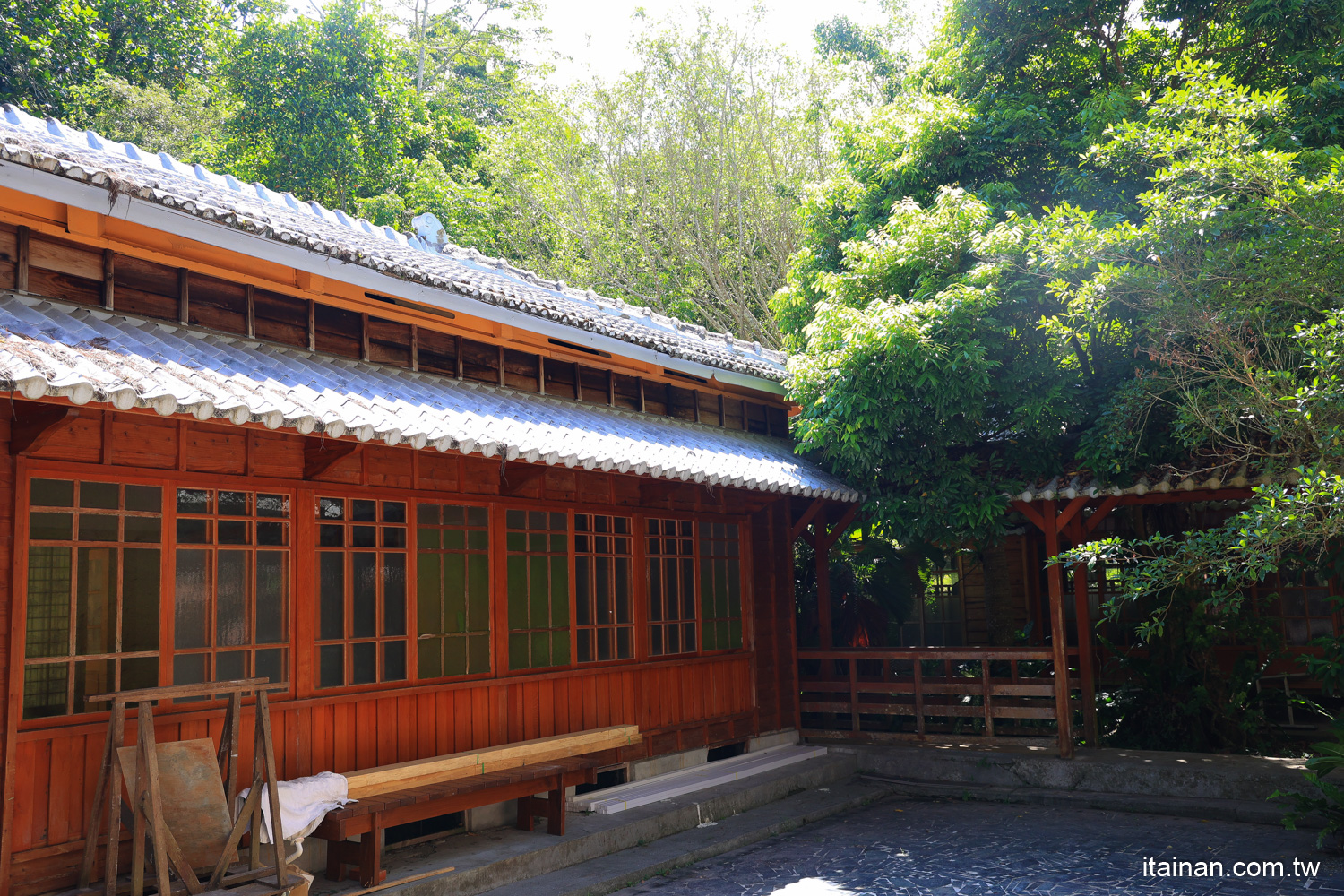 秒飛日本地獄谷不是夢~東台灣秘湯!濃濃日式風的花蓮「安通溫泉飯店」觀星星泡百年美人湯享安通特產新鮮當歸蝦湯超鮮甜!