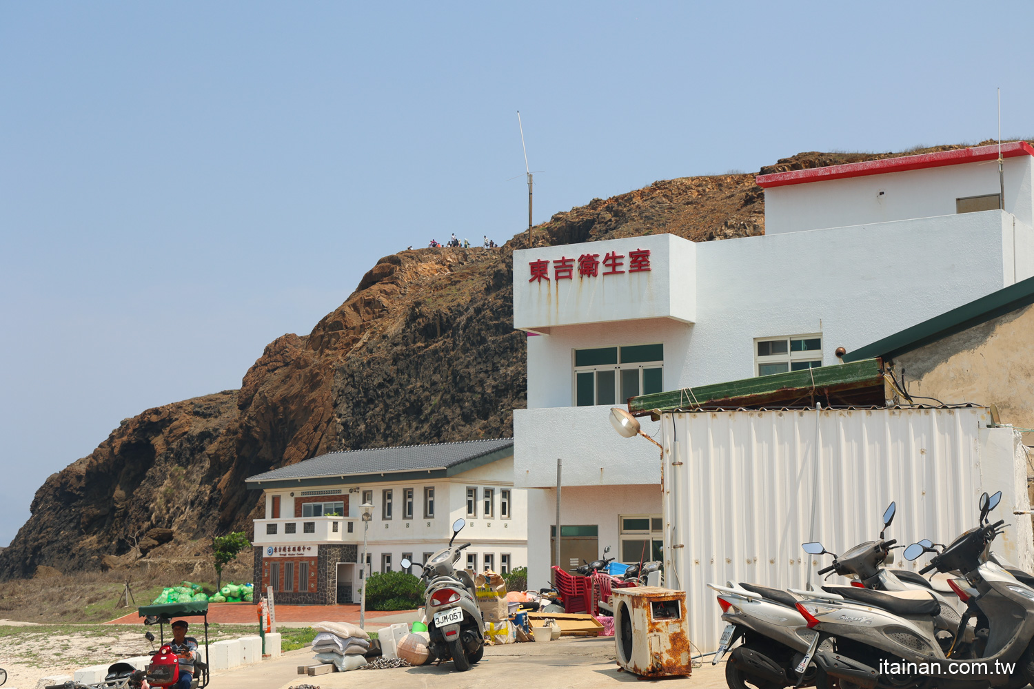 澎湖「春之賞鷗季」南海跳島賞鷗遊程~七美島/東吉嶼/南方四島追燕鷗、澎湖藍洞秘境、雙心石滬一次看!