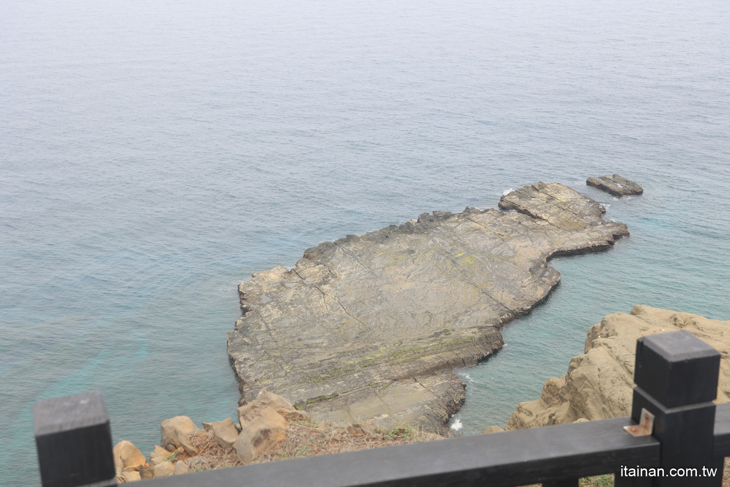 澎湖「春之賞鷗季」南海跳島賞鷗遊程~七美島/東吉嶼/南方四島追燕鷗、澎湖藍洞秘境、雙心石滬一次看!