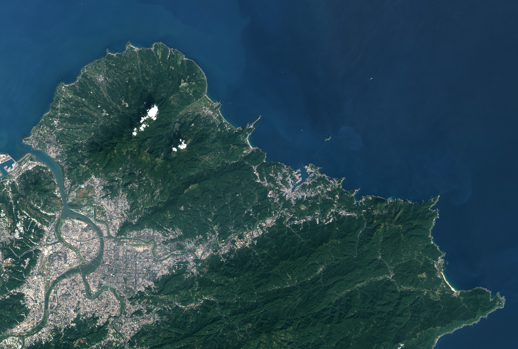 Natural color Landsat 8 image of Taipei, Taiwan and the neighboring Tatun Volcanic Group.