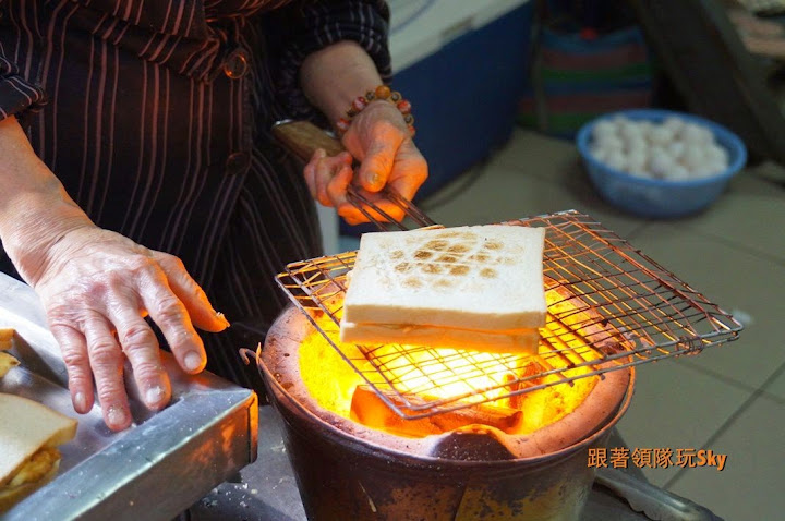 台南美食推薦【阿嬤炭烤三明治】武廟旁古早味(食尚玩家推薦)