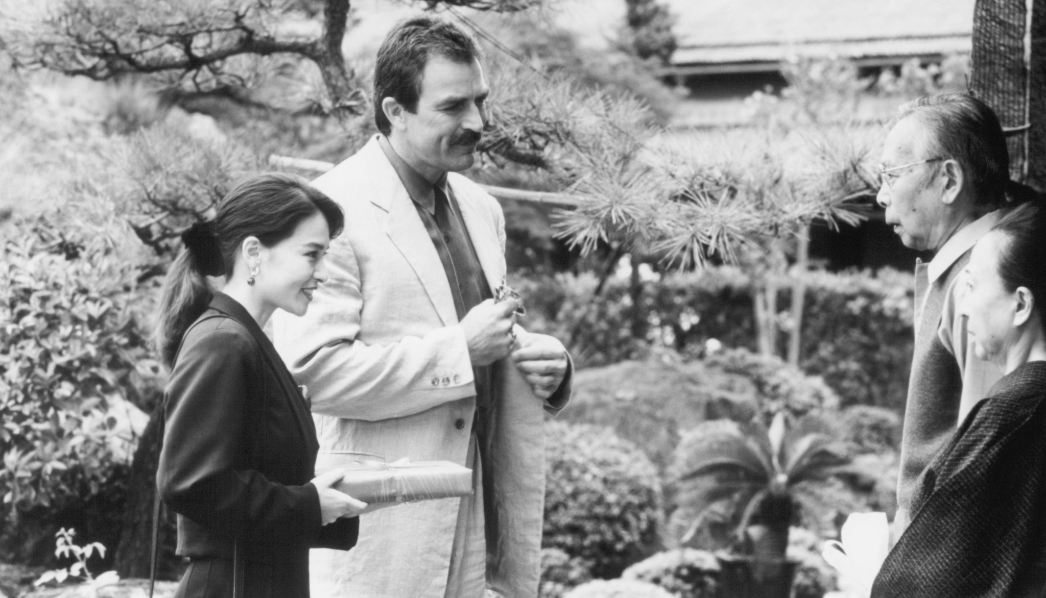 Tom Selleck, Jun Hamamura, Aya Takanashi, and Mineko Yorozuyo in Mr. Baseball (1992)