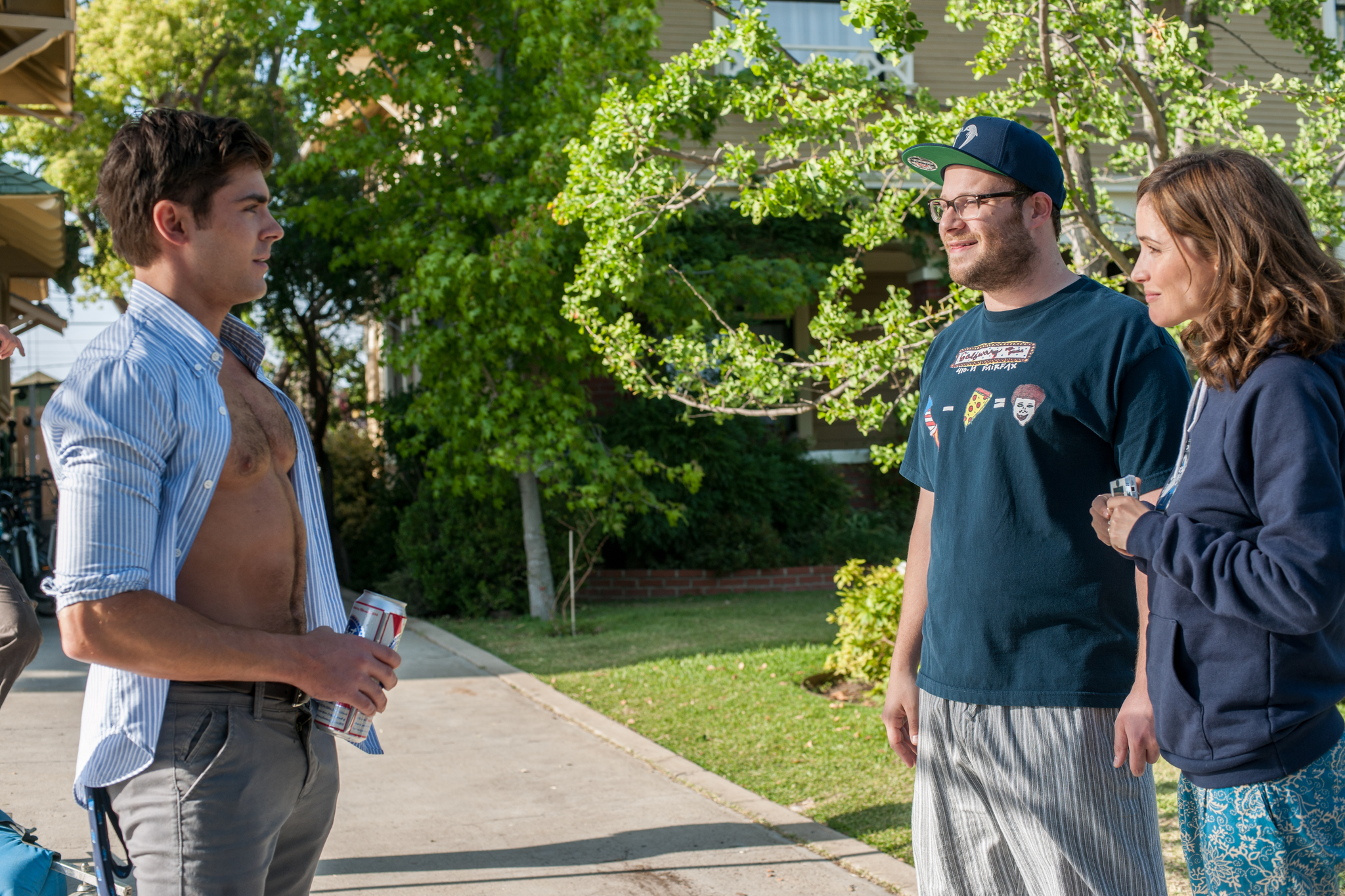 Rose Byrne, Seth Rogen, and Zac Efron in Neighbors (2014)