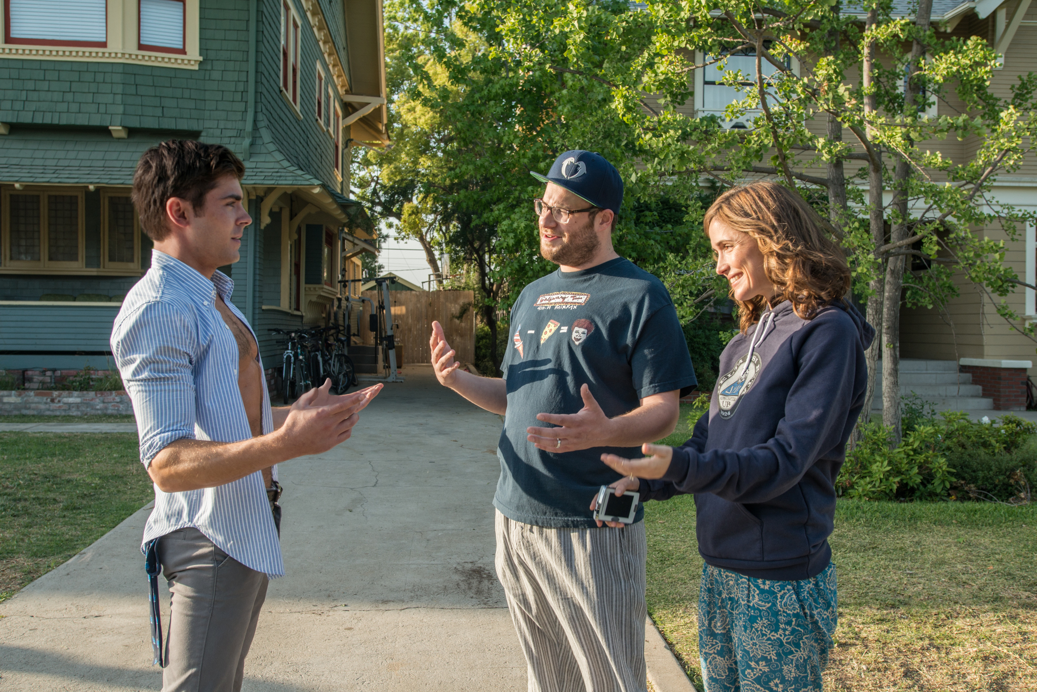 Rose Byrne, Seth Rogen, and Zac Efron in Neighbors (2014)