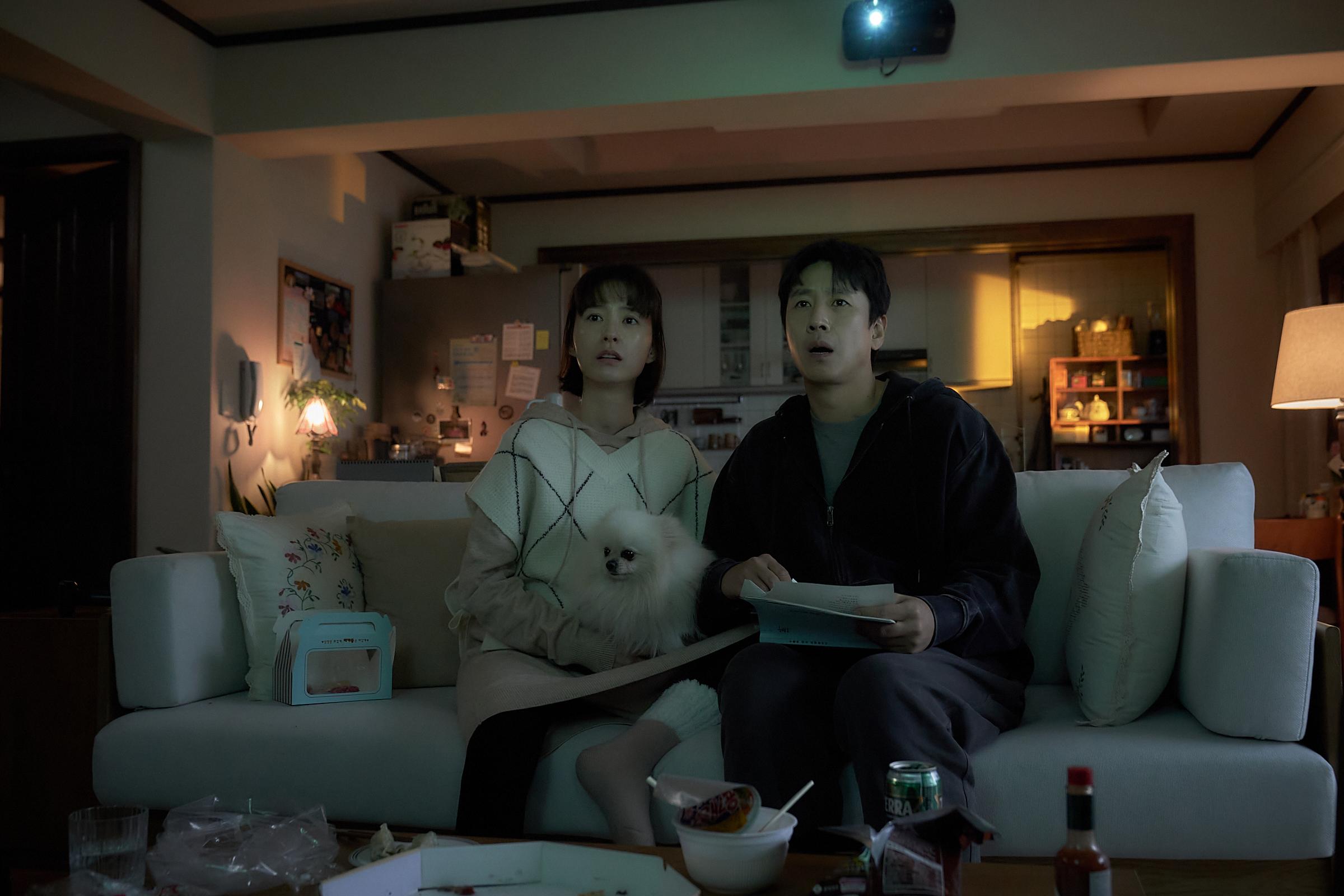 Lee Sun-kyun and Jung Yu-mi in Sleep (2023)